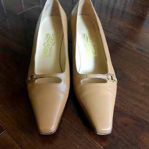 Salvatore Ferragamo Tan Kitten Heels 8.5M Leather